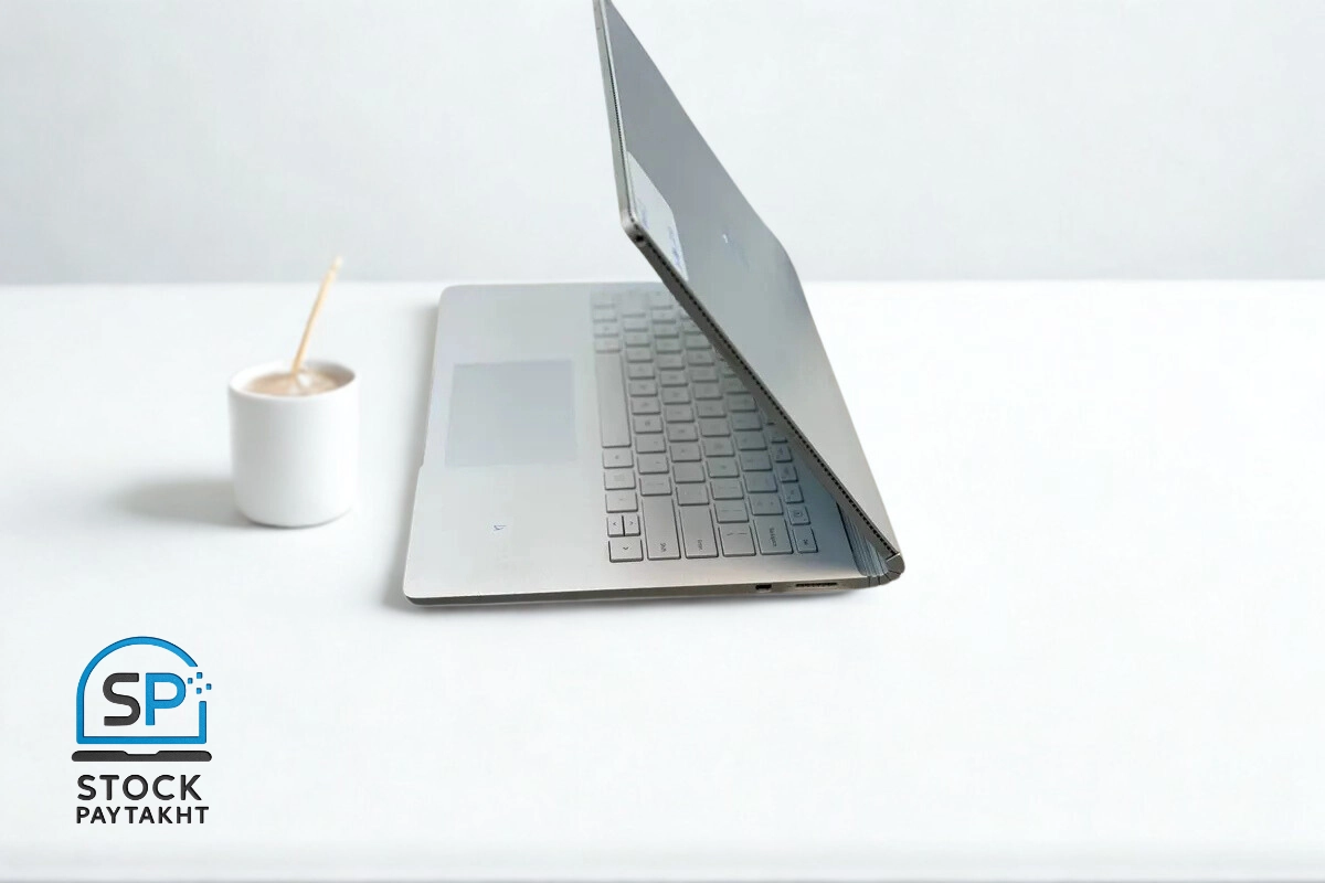 لپ‌تاپ Surface Book 2 با پردازنده i5 نسل هشتم، رم 8، گرافیک Intel و نمایشگر 13.5 اینچ