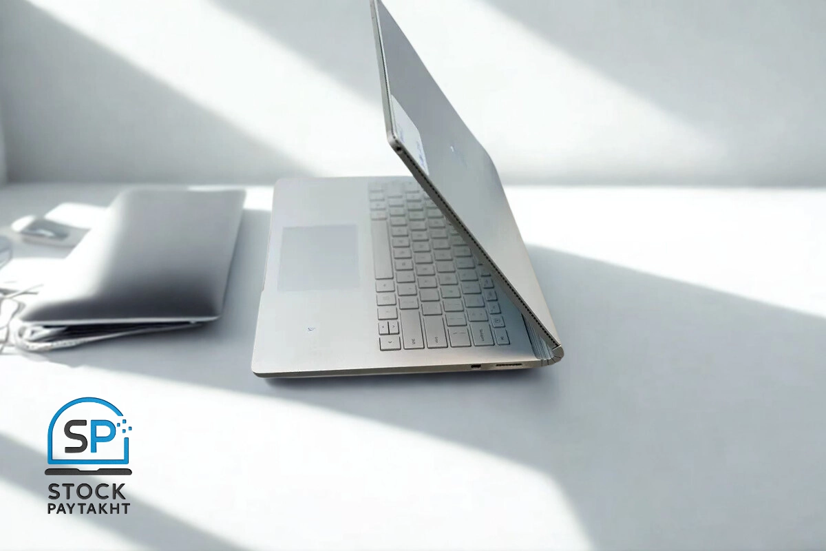 لپ‌تاپ Surface Book 2 با پردازنده i7، گرافیک GTX 1050 و نمایشگر لمسی 13 اینچ