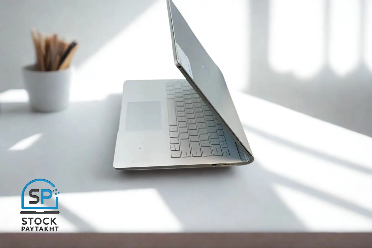 لپ‌تاپ Surface Book 2 با پردازنده i7 نسل هشتم، رم 8 گیگ و نمایشگر لمسی 13 اینچ 2K