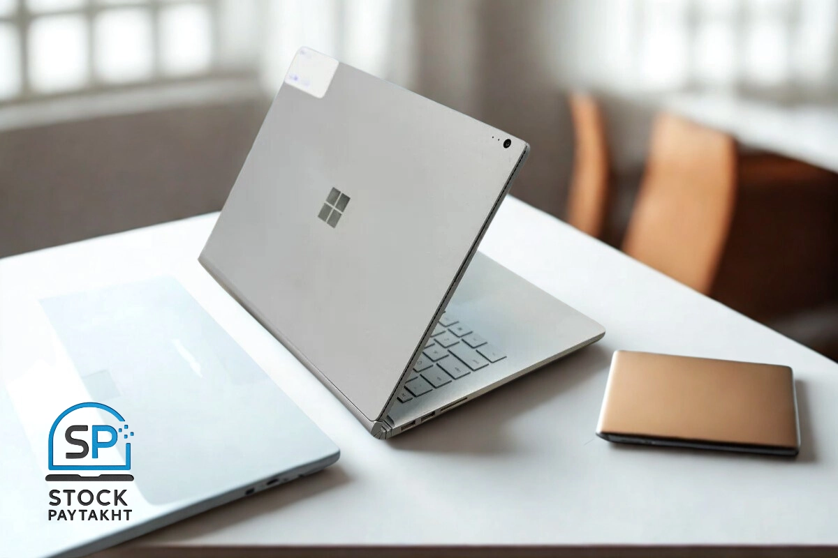 لپ‌تاپ Surface Book 2 با پردازنده i7 نسل هشتم، رم 8 گیگ و نمایشگر لمسی 13 اینچ 2K