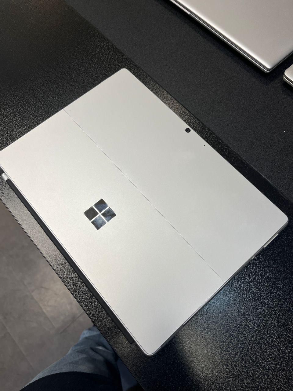 تبلت سرفیس پرو 6 با پردازنده i7 نسل 8، رم 8، حافظه SSD 256 گیگ و نمایشگر لمسی 12.3 اینچی 2K | استوک گرید A