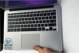 لپتاپ مکبوک ایر ۲۰۱۷ با پردازنده i5، رم ۸ گیگ، حافظه ۲۵۶ گیگ SSD و صفحه نمایش ۱۳.۳ اینچ