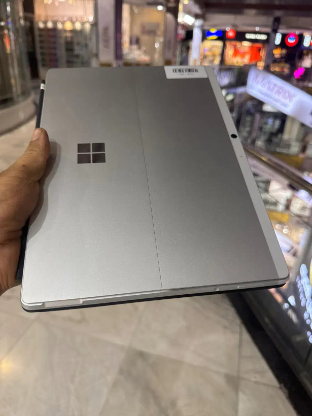 تبلت سرفیس پرو 9 مایکروسافت i7 نسل 12 با رم 16 و حافظه 1tb SSD صفحه لمسی 13.3 اینچ