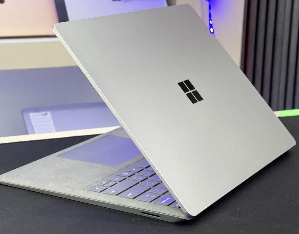سرفیس لپتاپ 4 مایکروسافت – i7 نسل 11، رم 16 گیگابایت، حافظه 512 گیگابایت SSD، نمایشگر 15.6 اینچ، استوک گرید A+